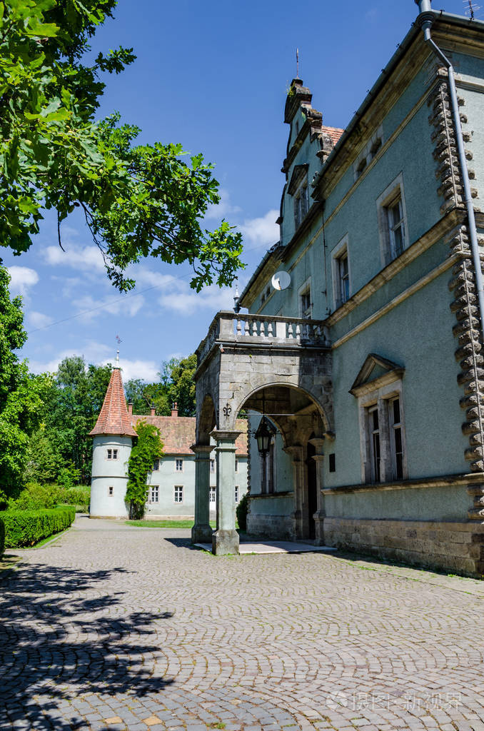 shenborn城堡中的乌克兰喀尔巴阡山的背景