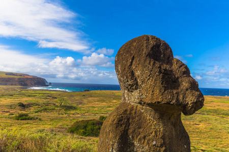 Ranu 的 Ranu 雷诺阿 复活节岛2017 年 7 月 10 日 moai