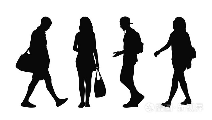 人们走在户外的剪影中
