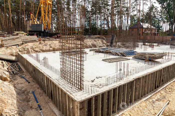 钢筋笼的钢筋混凝土框架结构的设计