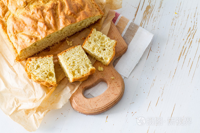 玉米面包正方形纸上