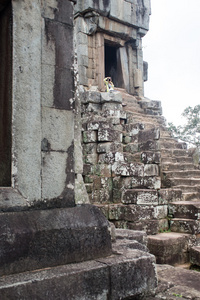 在吴哥窟寺庙的废墟