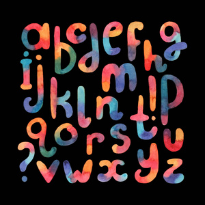 黑板上的孤立的字母大手画的水彩字体.abc 字母顺序从 a 向 z.