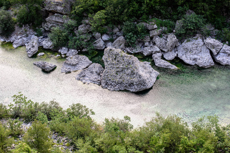 山区河流床