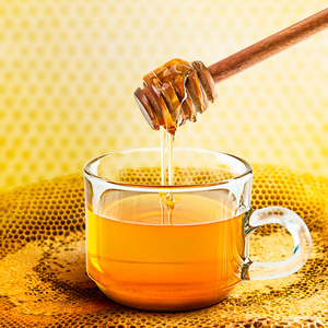 蜂窝和鼠尾草蜂蜜和蜂窝照片