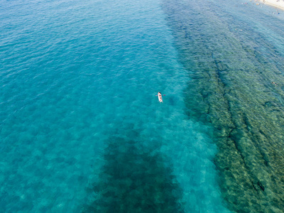 透明海洋 反射人影 浮潜探秘