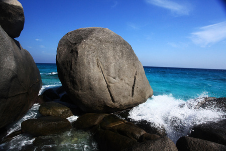 海风景与岩石图片