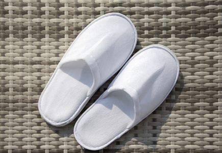 白色拖鞋图片