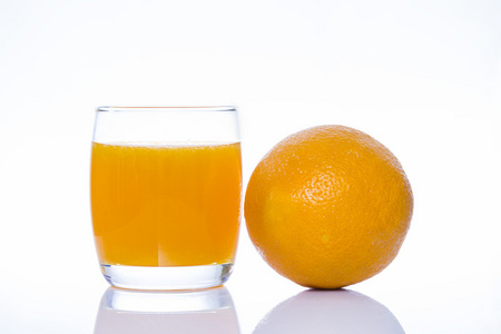 橙色和杯桔子汁