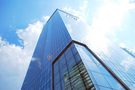 现代的建筑.现代办公大楼与玻璃幕墙照片