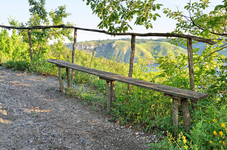 板凳在山谷的背景