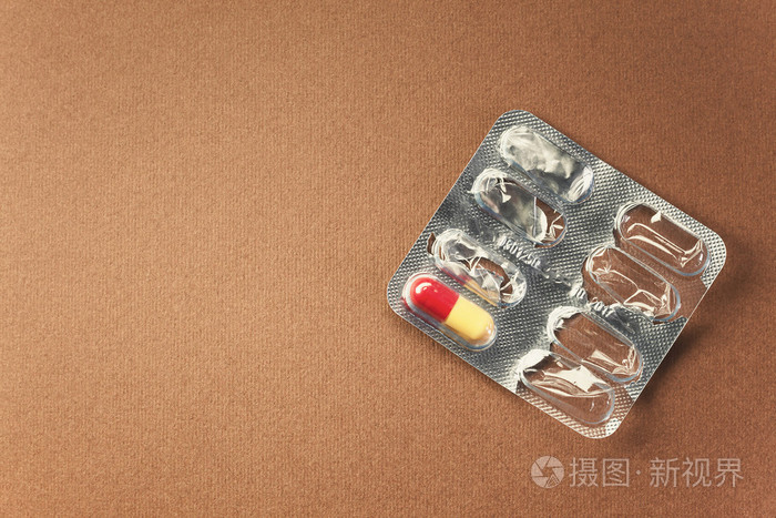 最后一片药照片 正版商用图片0cxhcl 摄图新视界