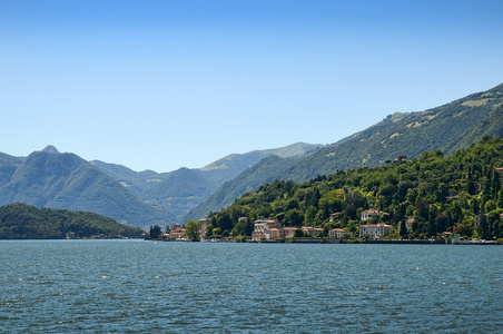 科摩湖意大利北部伦巴第大区的视图