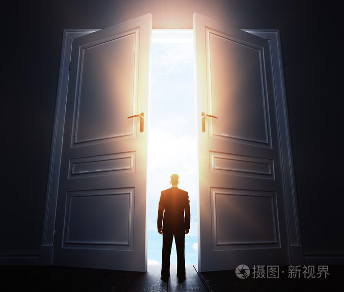 商人与敞开的门