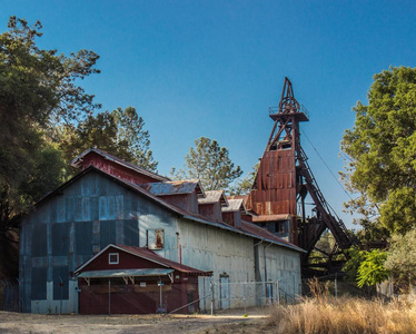 在内华达山脉山麓的历史性采矿作业白川乡冬季的历史性村日本老的英国