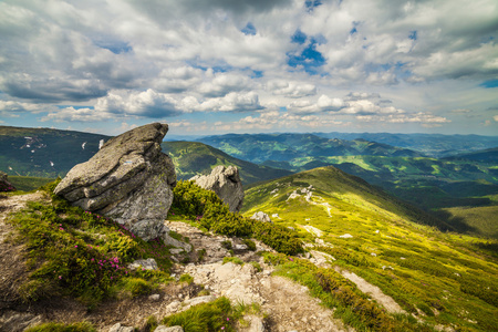 在喀尔巴阡山青水秀风景