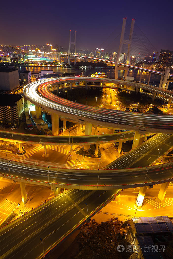 航空摄影在上海高架立交桥的夜晚照片-正版商用图片0cyyus-摄图新视界