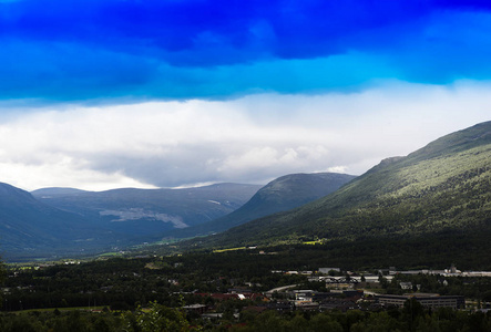 奥普达尔山山谷风景背景