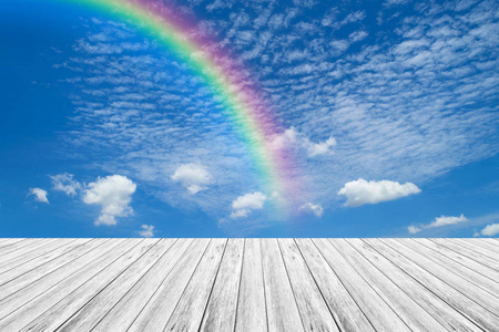 蓝蓝的天空云木阳台与彩虹