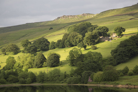 Ladybower 水库，青山区英格兰