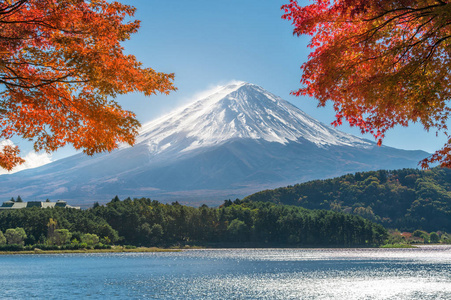 秋天的颜色，日本的富士山