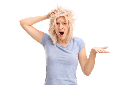 发型乱凌乱的头发,用手示意的女孩照片