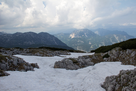 顶石山