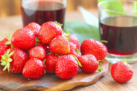 冷 草莓汁 新鲜浆果