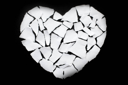 破碎的心分手概念分居和离婚图标.白色照片