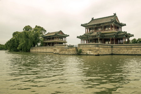 颐和园在北京风光，著名的历史建筑物