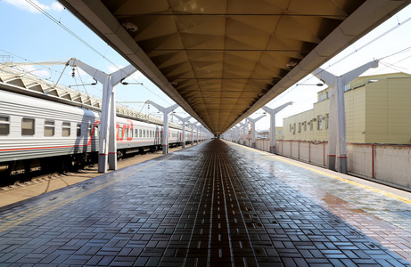 对 Leningradsky 铁路站火车是莫斯科，俄罗斯的 9 个主要铁路站之一