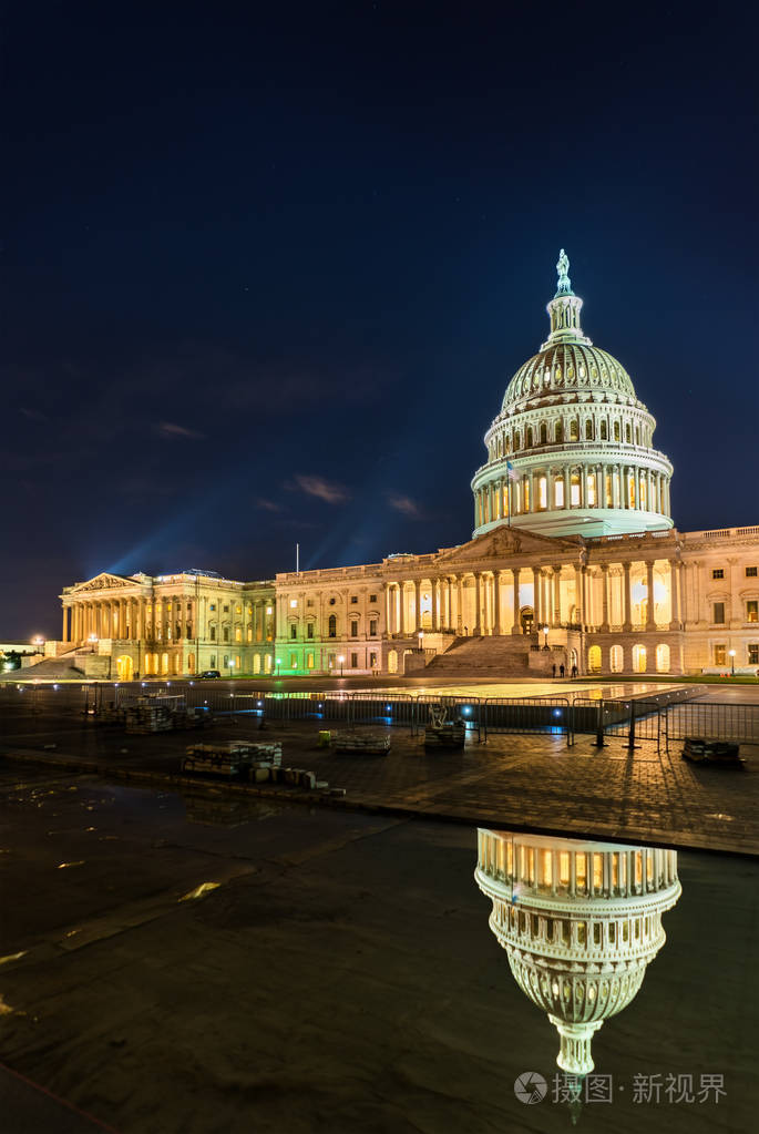 晚上在华盛顿华盛顿特区美国国会大厦