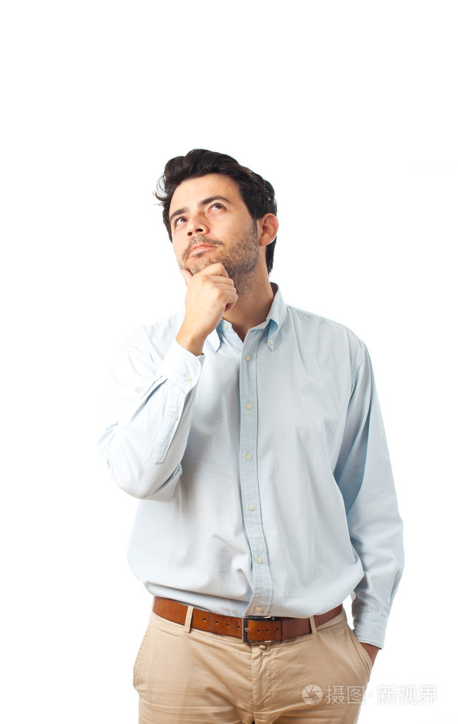 一个年轻人在思考白色背景