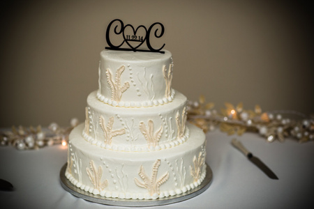 桌上的结婚蛋糕
