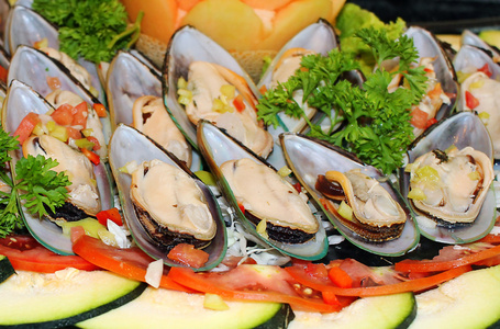 新鲜的牡蛎沙拉图片