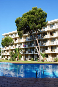 游泳池在豪华酒店，海岸，西班牙