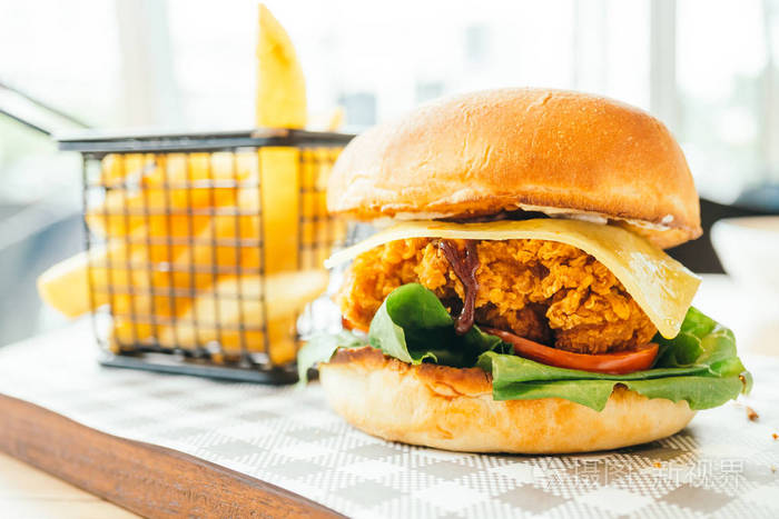 油炸鸡肉汉堡