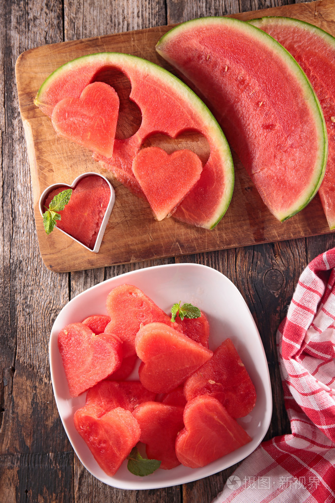 新鲜刨切的西瓜