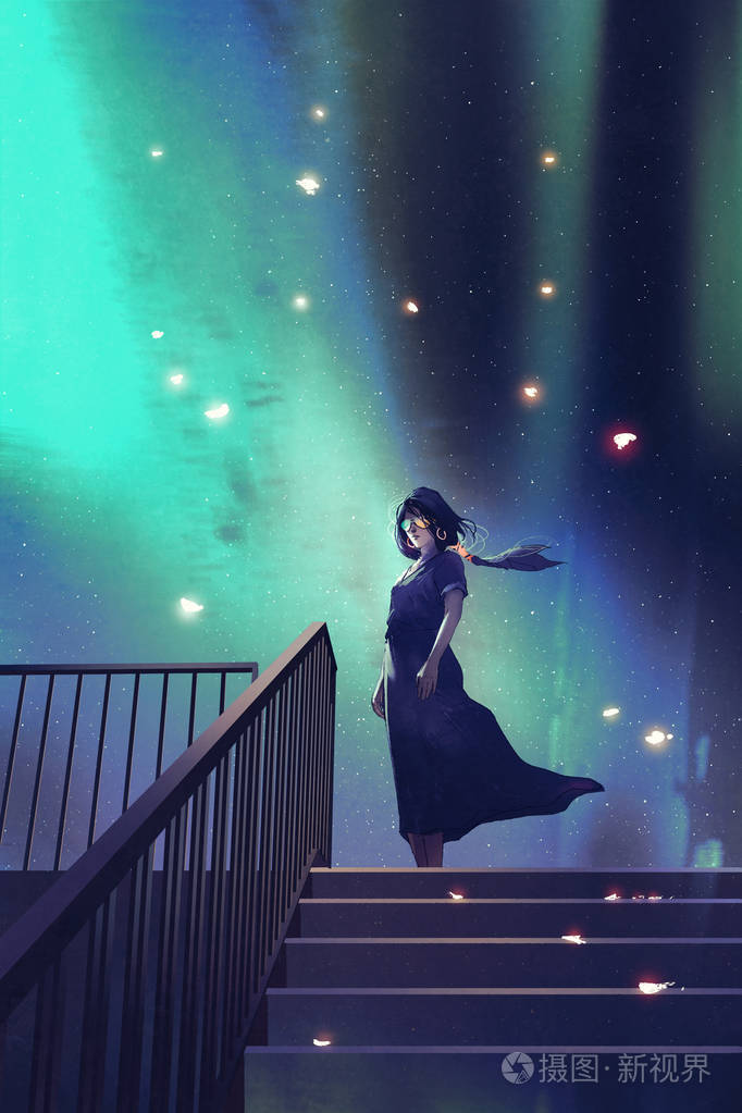 在繁星点点的天空的深蓝色衣服的女人