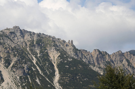 伟大的意大利山景观称为威尼斯人 Prealps