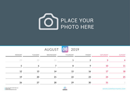 2019年8月的挂历。矢量设计打印模板与位置的照片。星期从星期一开始。景观定位