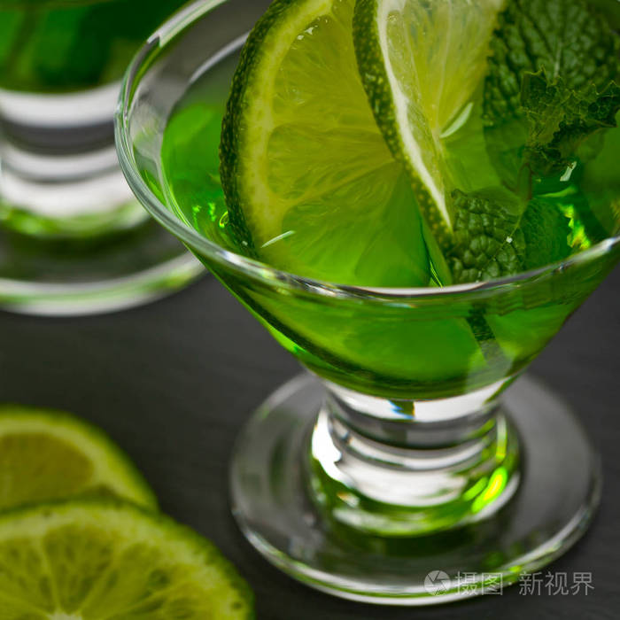 圣帕特里克节的绿色饮料