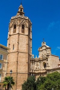 钟楼和 Valencia 大教堂