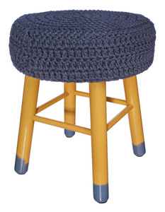 手工制作凳子黄色和灰色。圆的位子在灰色 羊毛制的母校