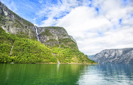 在挪威和斯堪的纳维亚的自然的峡湾。Neroyfjord