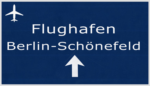 柏林舍讷费尔德德国机场公路标志