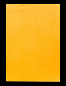 橙色的空 a4 的纸张,黑色上孤立照片