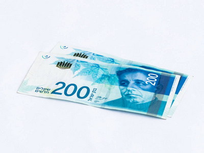 两个新纸币价值 200 以色列新谢克尔背面白色照片