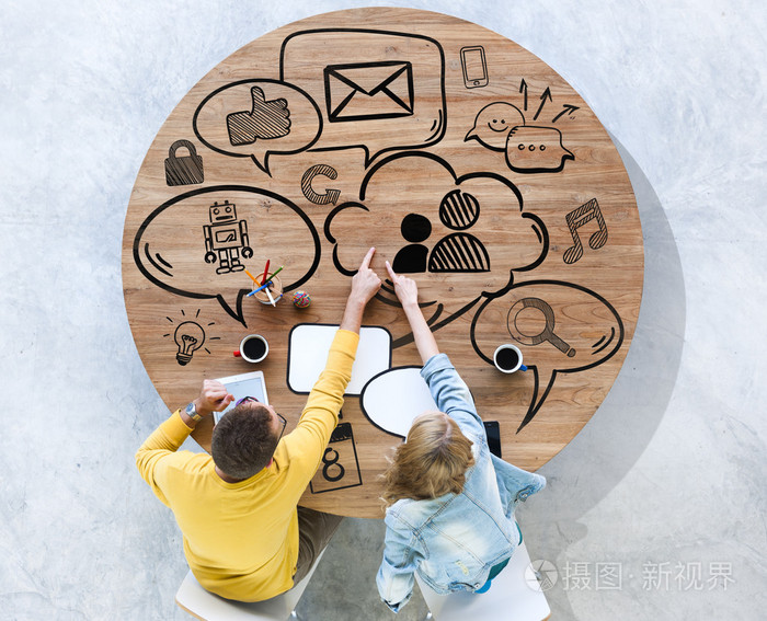 人们头脑风暴媒体沟通