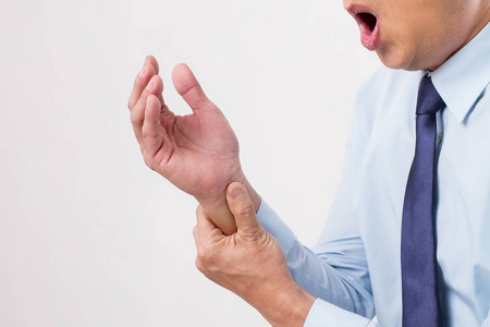 生病的人患扣的手指 腕关节损伤 关节炎